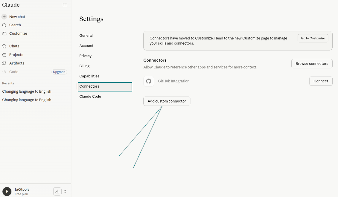 Разделът „Connectors“ в настройките на Claude с бутона „Add custom connector“ за интегриране на инструменти на трети страни.